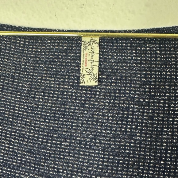 Free People Say When Cutout Front Bell Sleeve Light Sweater Top Size S - Picture 3 of 6